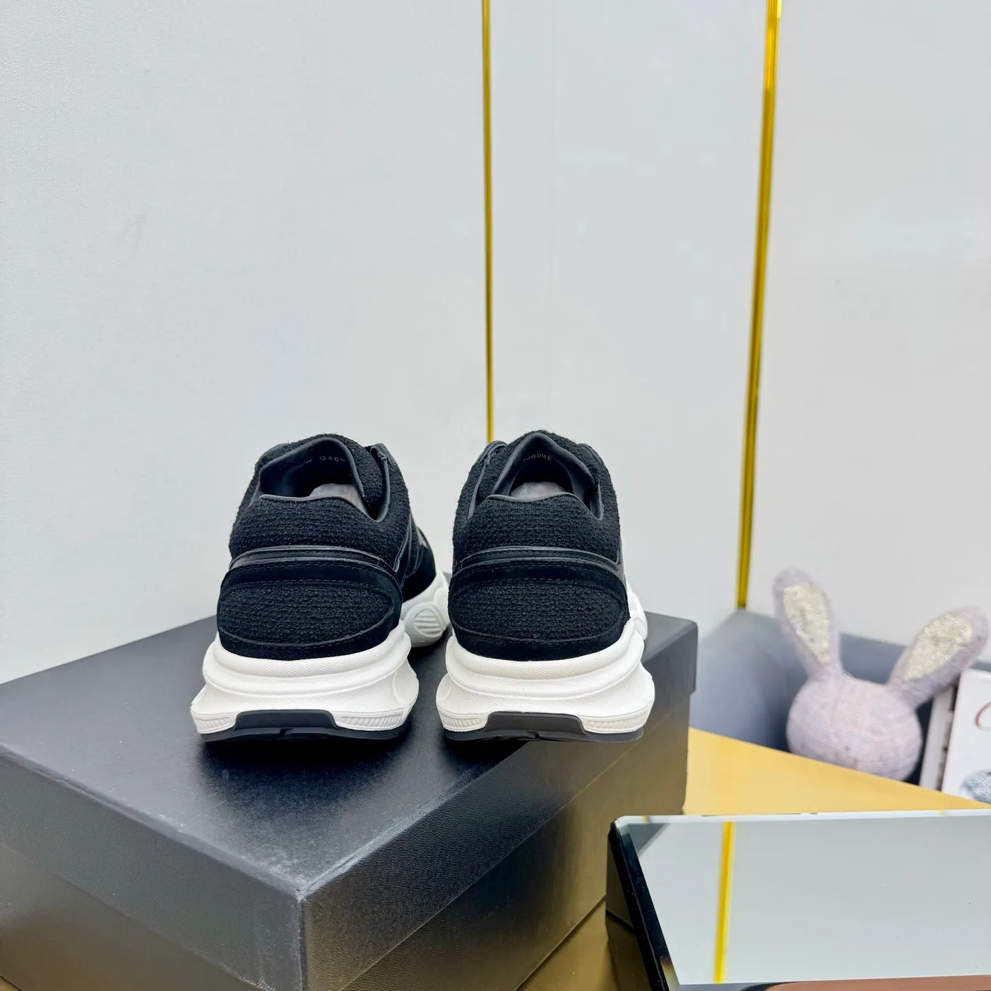 p700🐮🐮Upgraded version, upgraded version, upgraded version! No rebuttal accepted! ! ! ! Chanel Chanel dad shoes, couples' model for men and women - 2025 top casual sneakers in the counter. This classic design; the upper is electro-embroidered with various techniques; ❷The inner lining is made of: original Yangli + net ❸The outsole is based on: the original TPU combination outsole. The full set of boutique packaging for women 35–41